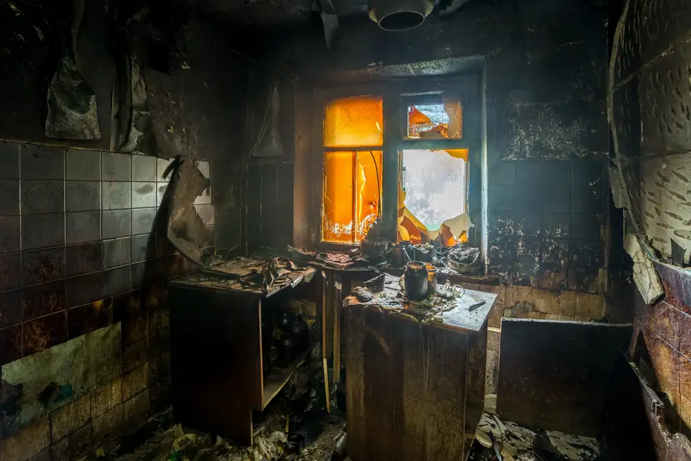 fire damage restoration professionals at work in Lakeland
